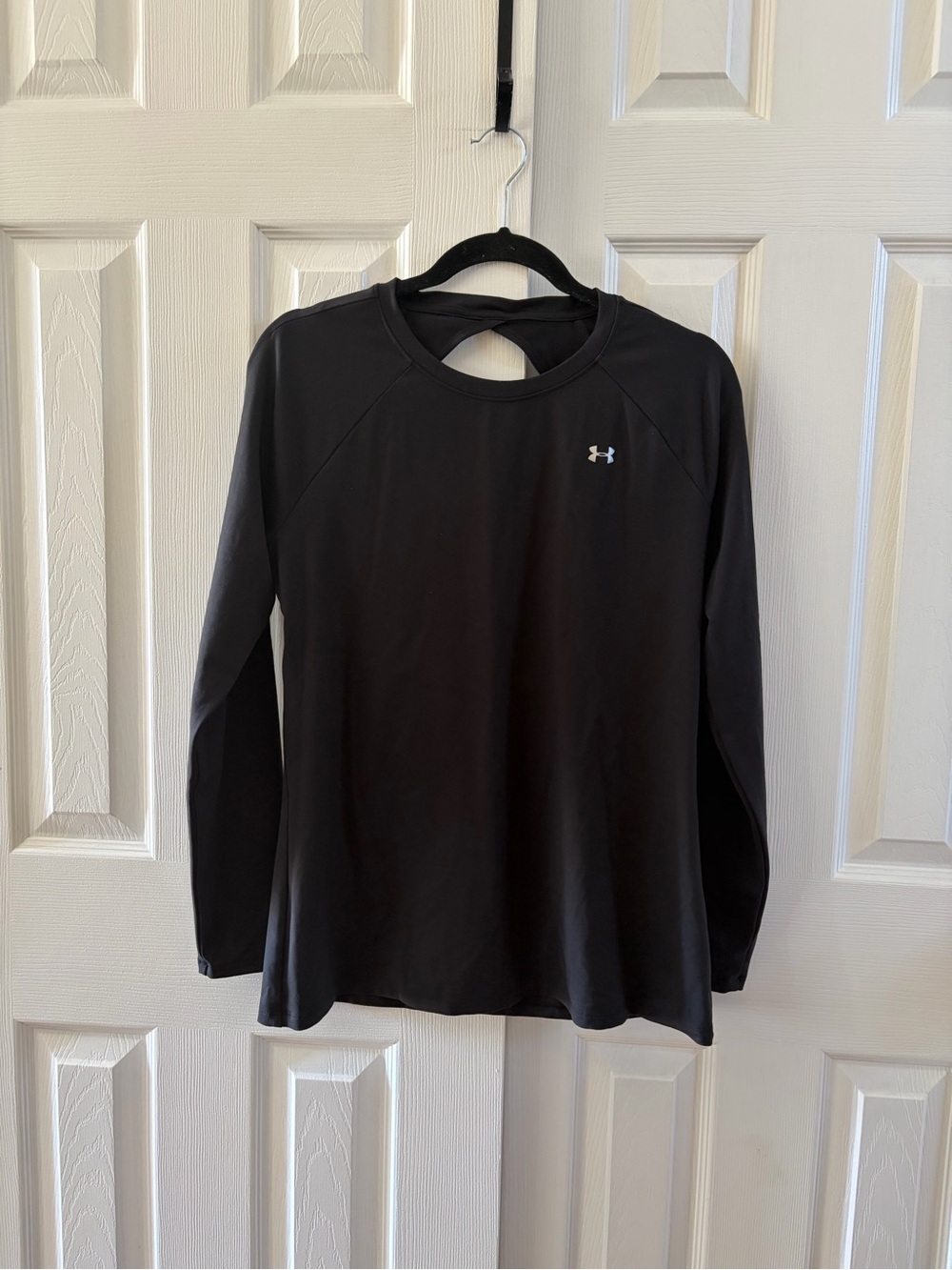 Women’s Under Armour Black Long Sleeve Athletic Top With Logo & Open Back